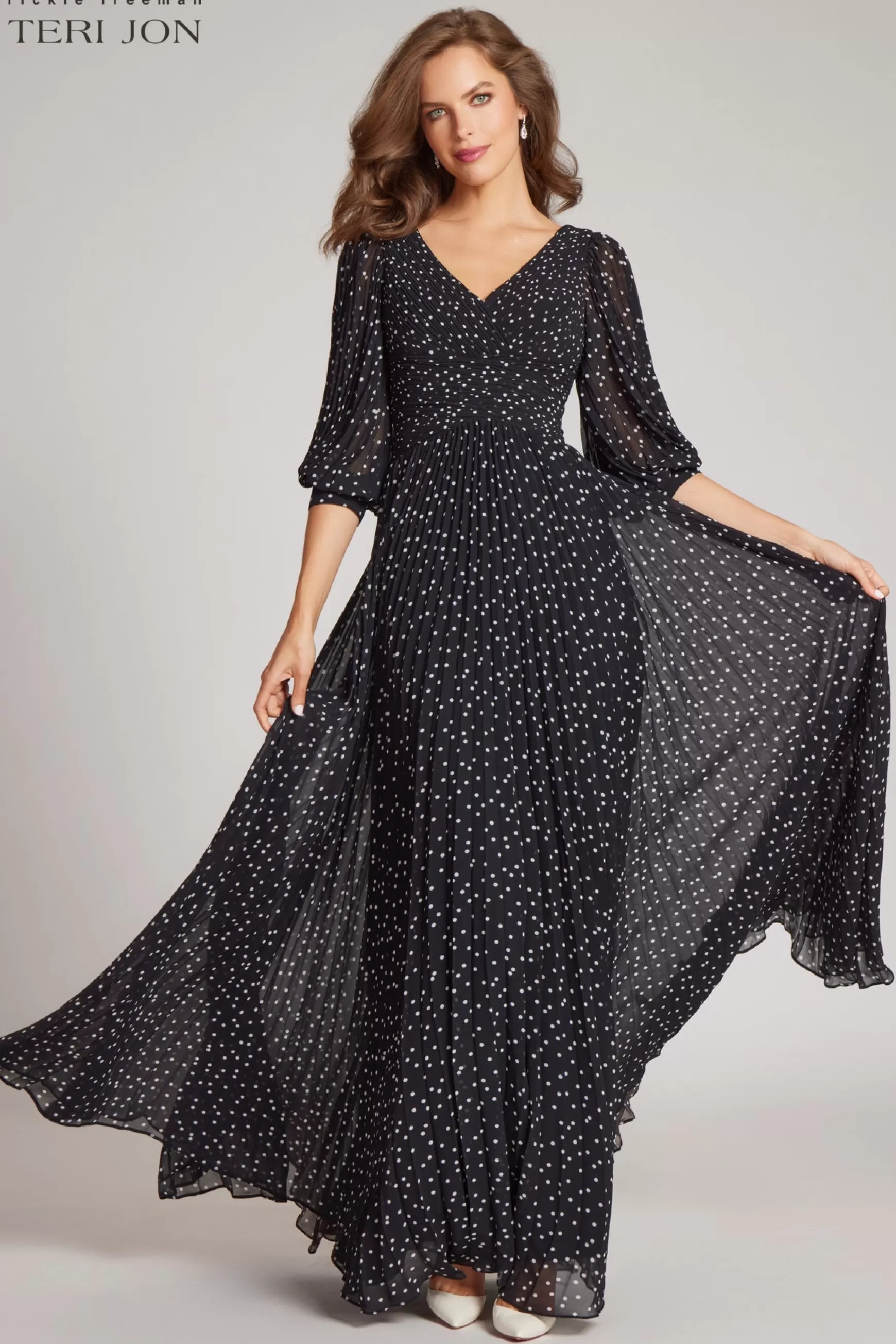 Evening & Formal Gowns | Guest of Wedding*Teri Jon Chiffon Pleated Polka Dot V-Neck Gown Black White